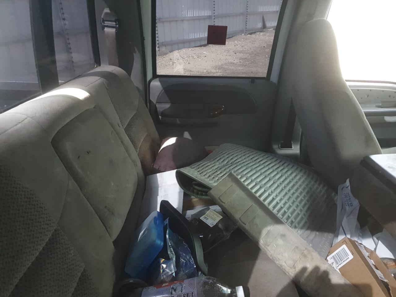2001 Ford F250 - Image 10