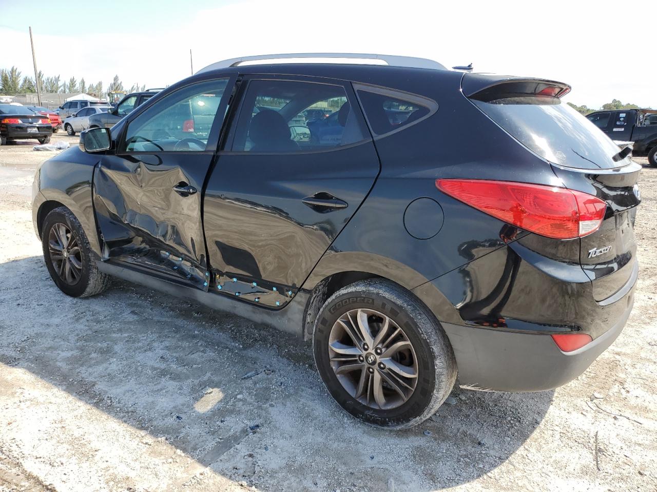 2015 Hyundai Tucson - Image 2