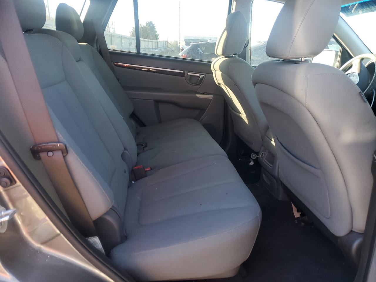 2012 Hyundai Santa Fe - Image 10