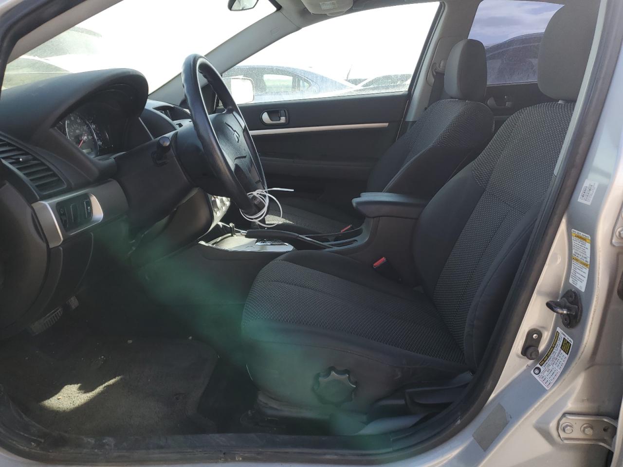 2012 Mitsubishi Galant - Image 7