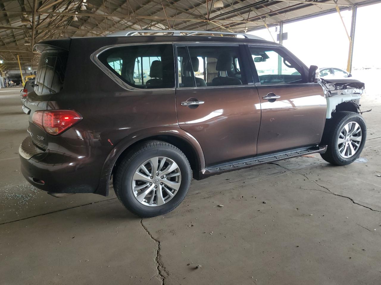 2017 Infiniti QX80 - Image 3