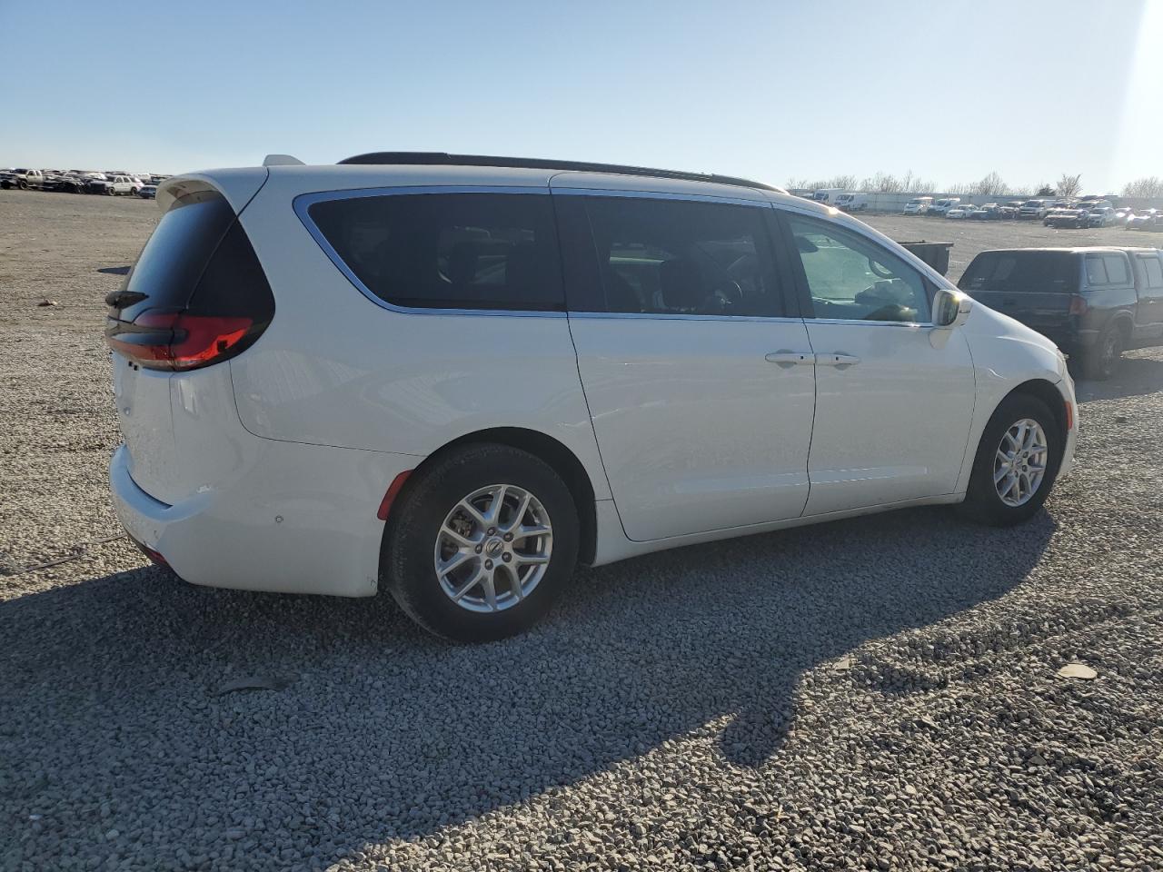 2022 Chrysler Pacifica - Image 3