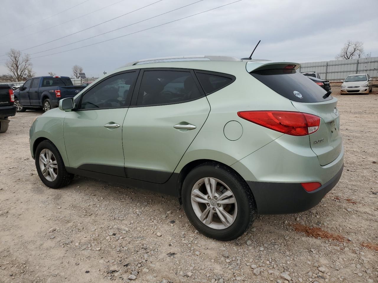 2010 Hyundai Tucson - Image 2