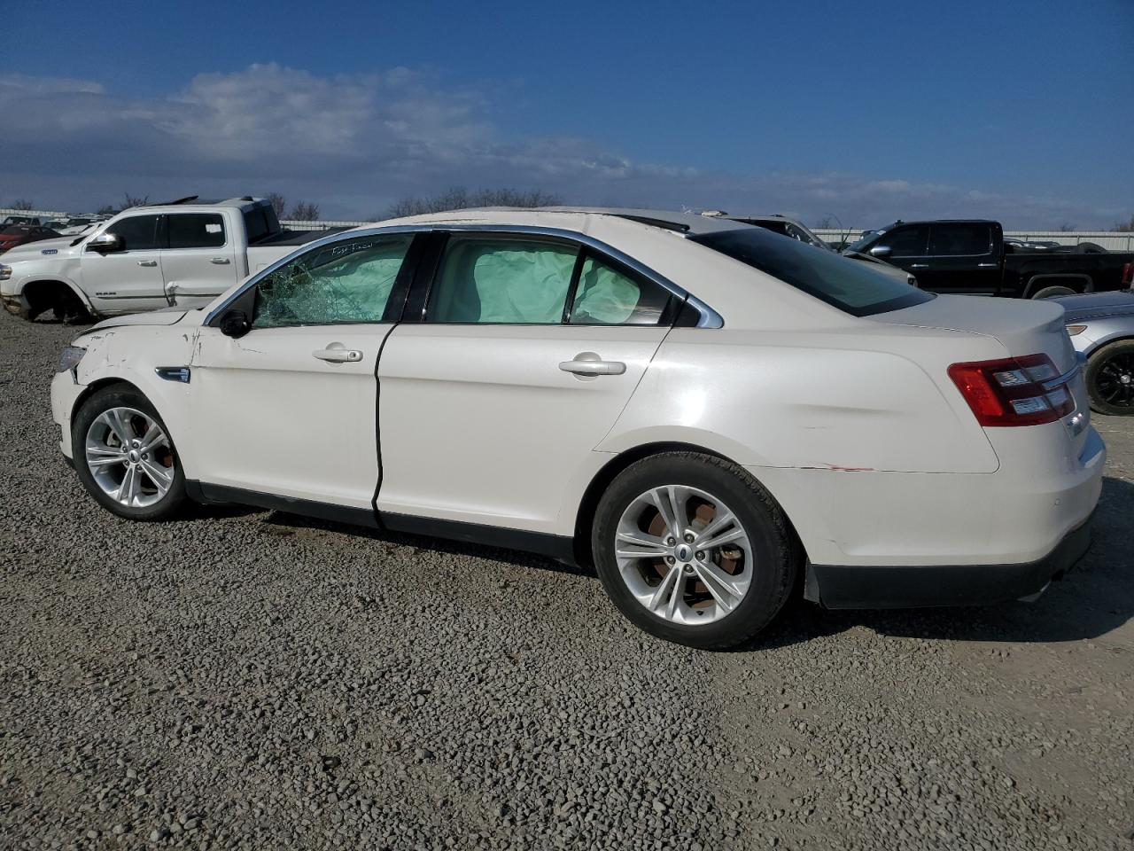 2015 Ford Taurus - Image 2