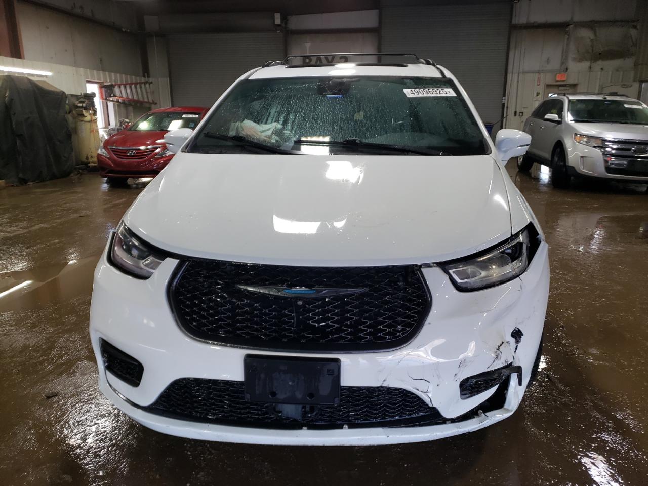 2021 Chrysler Pacifica - Image 5