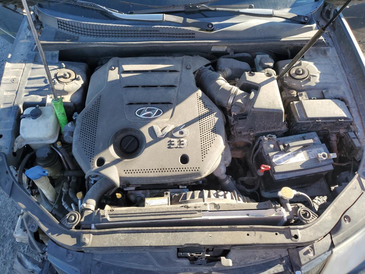 2009 Hyundai Sonata - Image 13