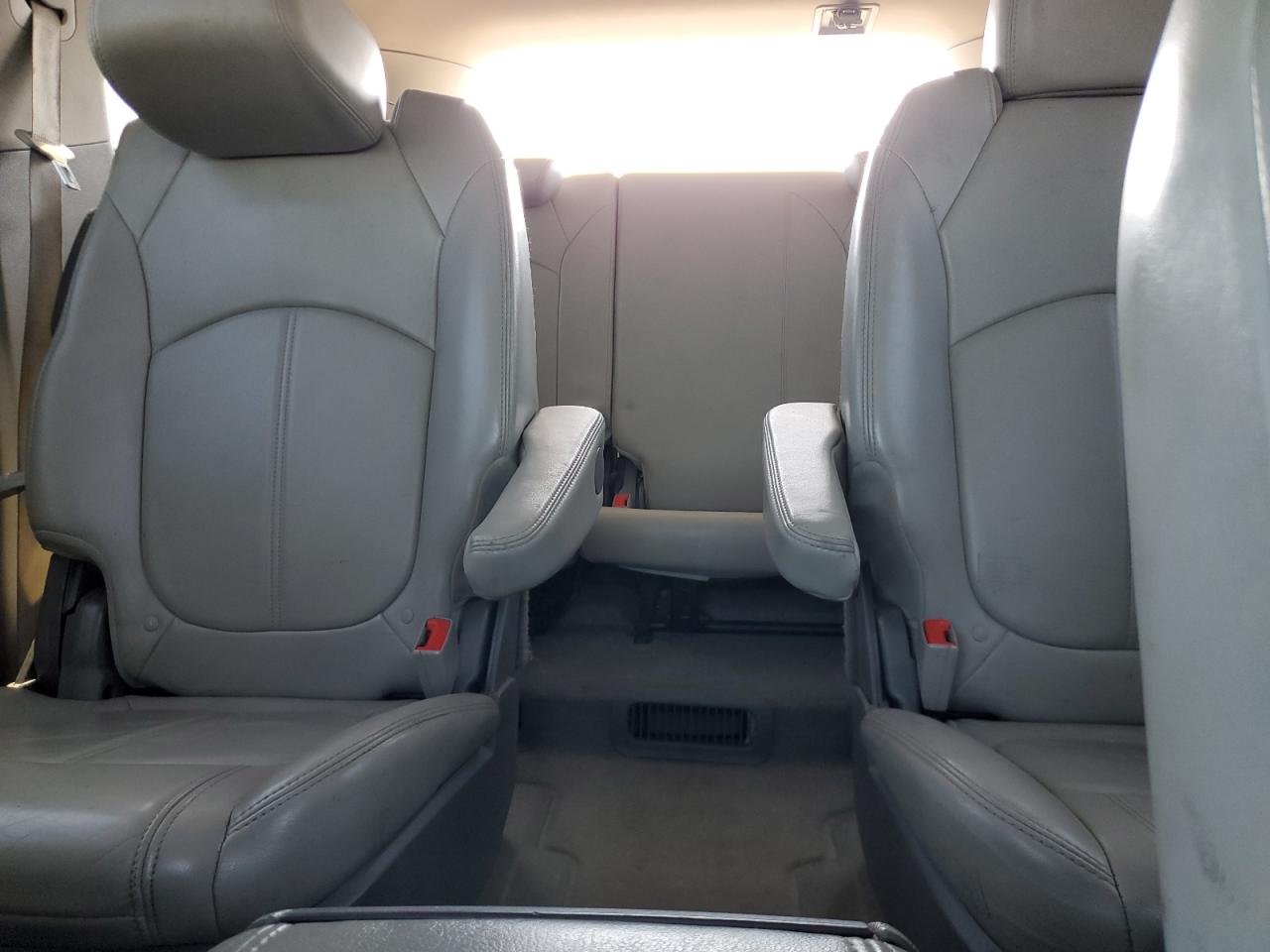 2013 Chevrolet Traverse - Image 10