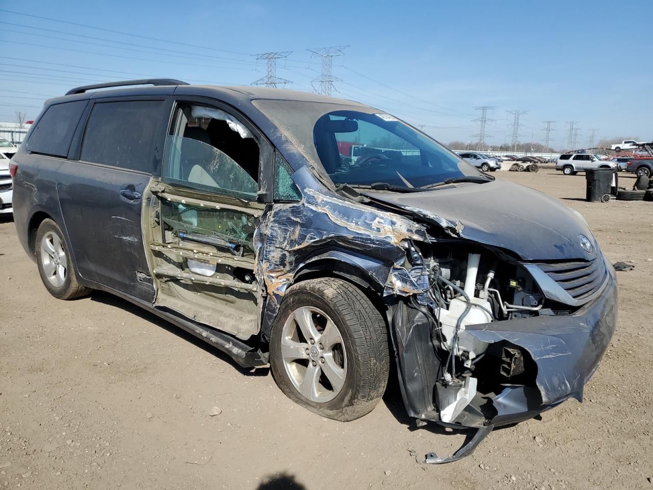 2015 Toyota Sienna - Image 4