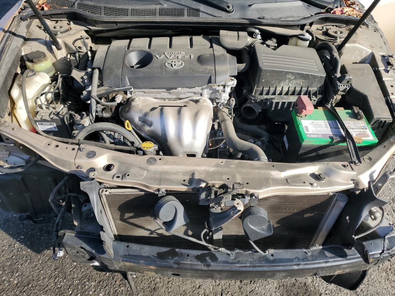 2010 Toyota Camry - Image 11