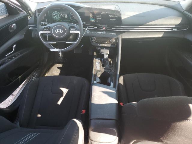  HYUNDAI ELANTRA 2024 Белы