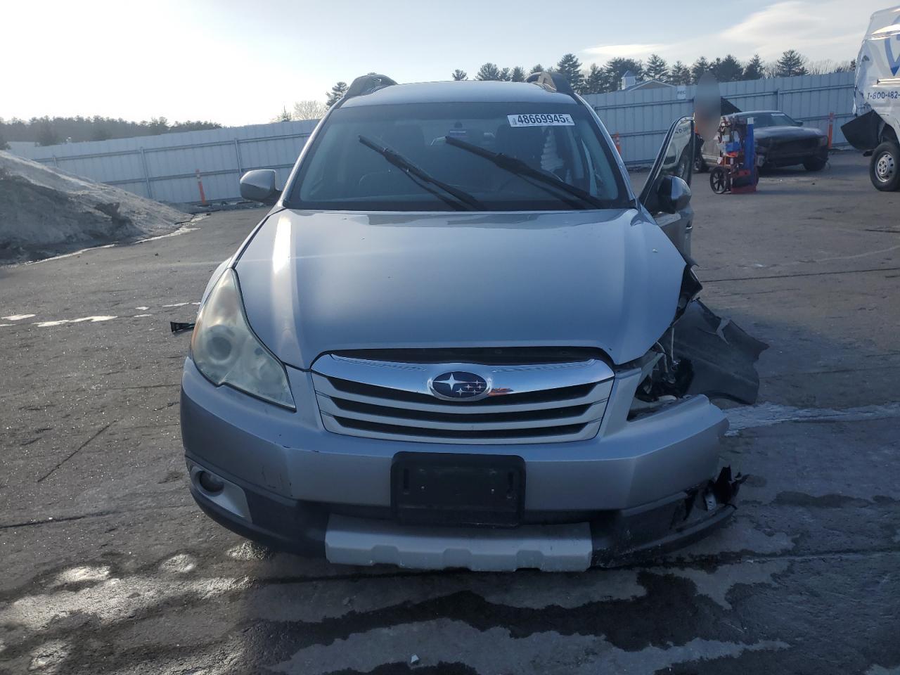 2011 Subaru Outback - Image 5