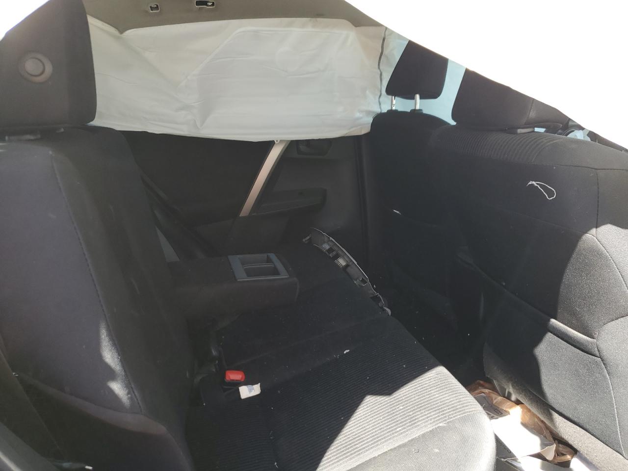 2015 Toyota RAV 4 - Image 10