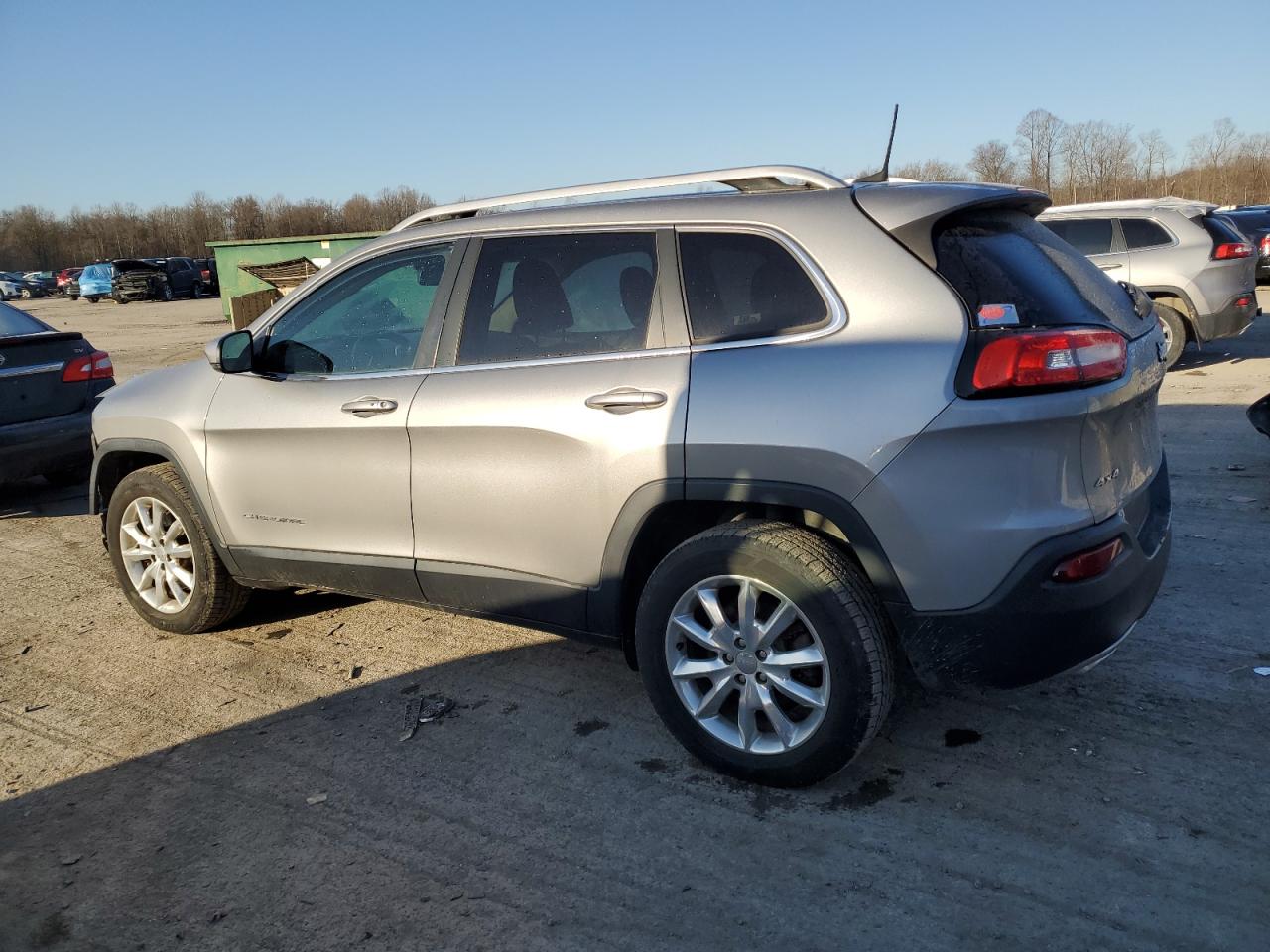 2016 Jeep Grand Cherokee - Image 2