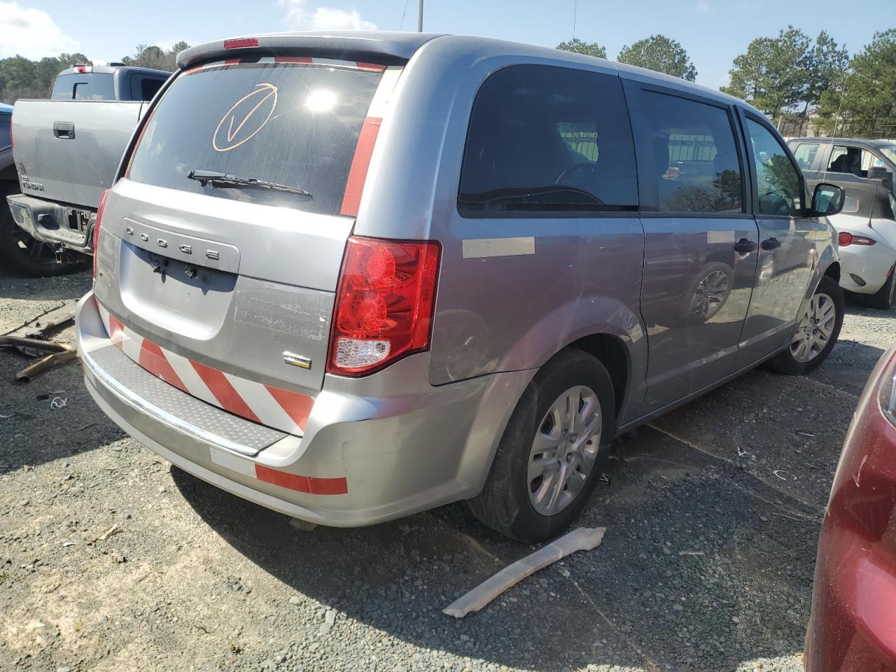 2019 Dodge Caravan - Image 3