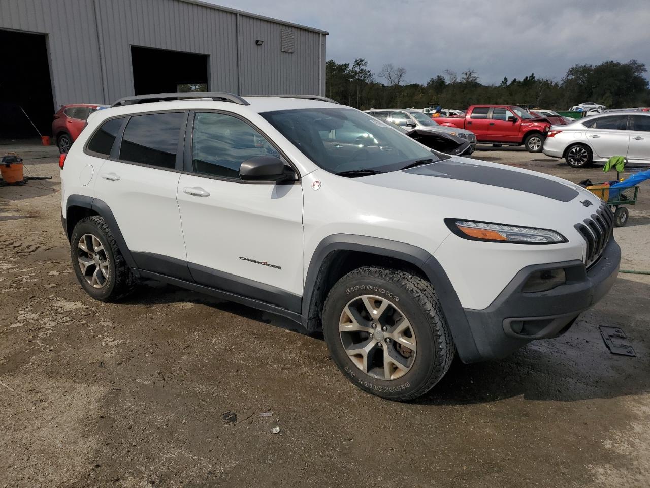 2017 Jeep Cherokee - Image 4