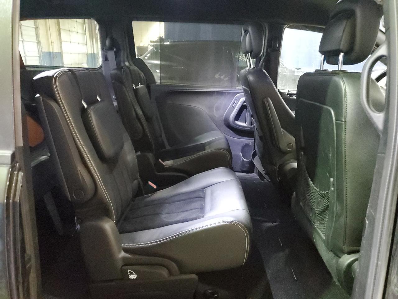 2018 Dodge Caravan - Image 11