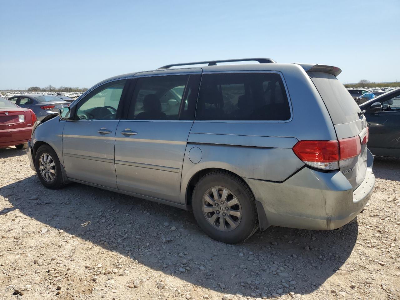 2010 Honda Odyssey - Image 2