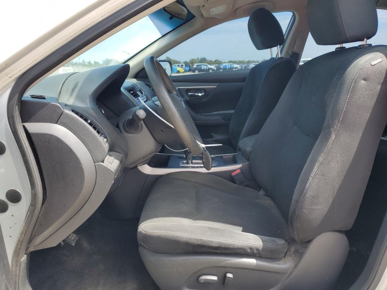 2015 Nissan Altima - Image 7