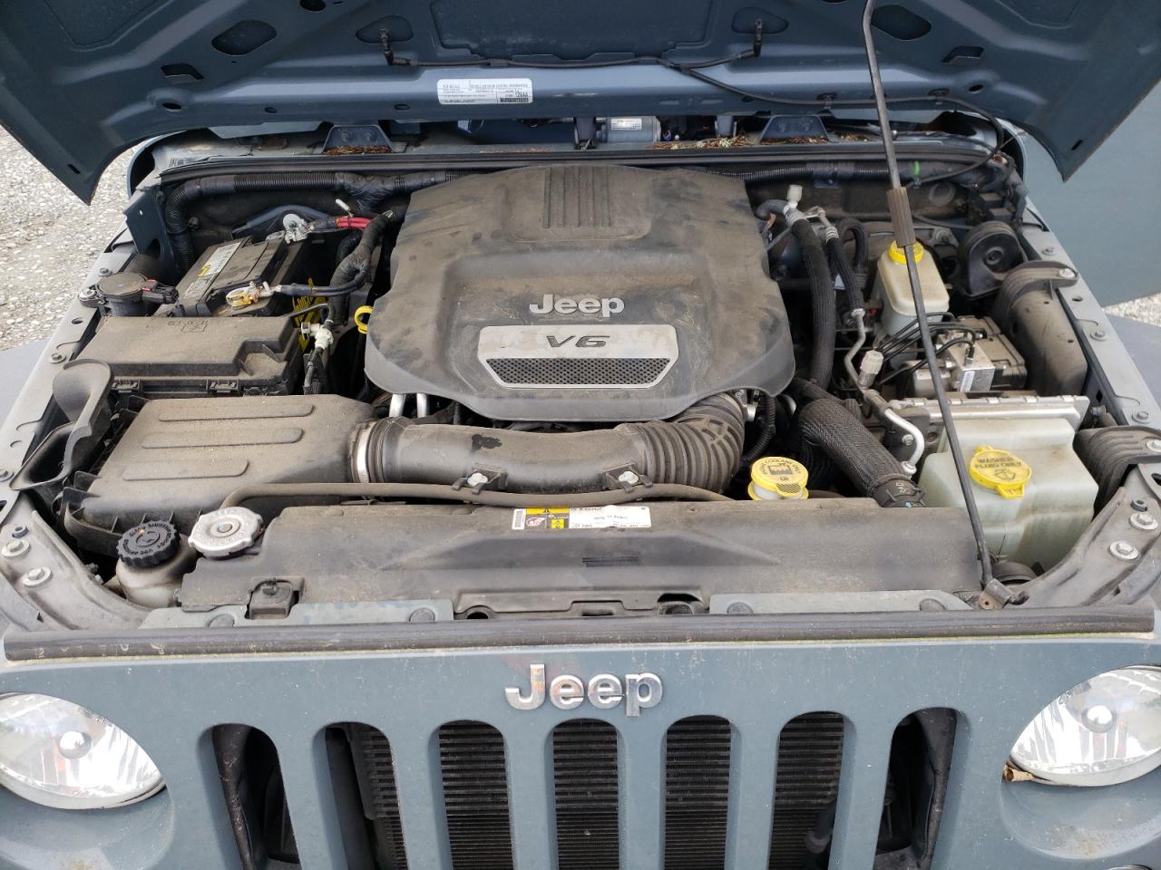 2015 Jeep Wrangler - Image 11