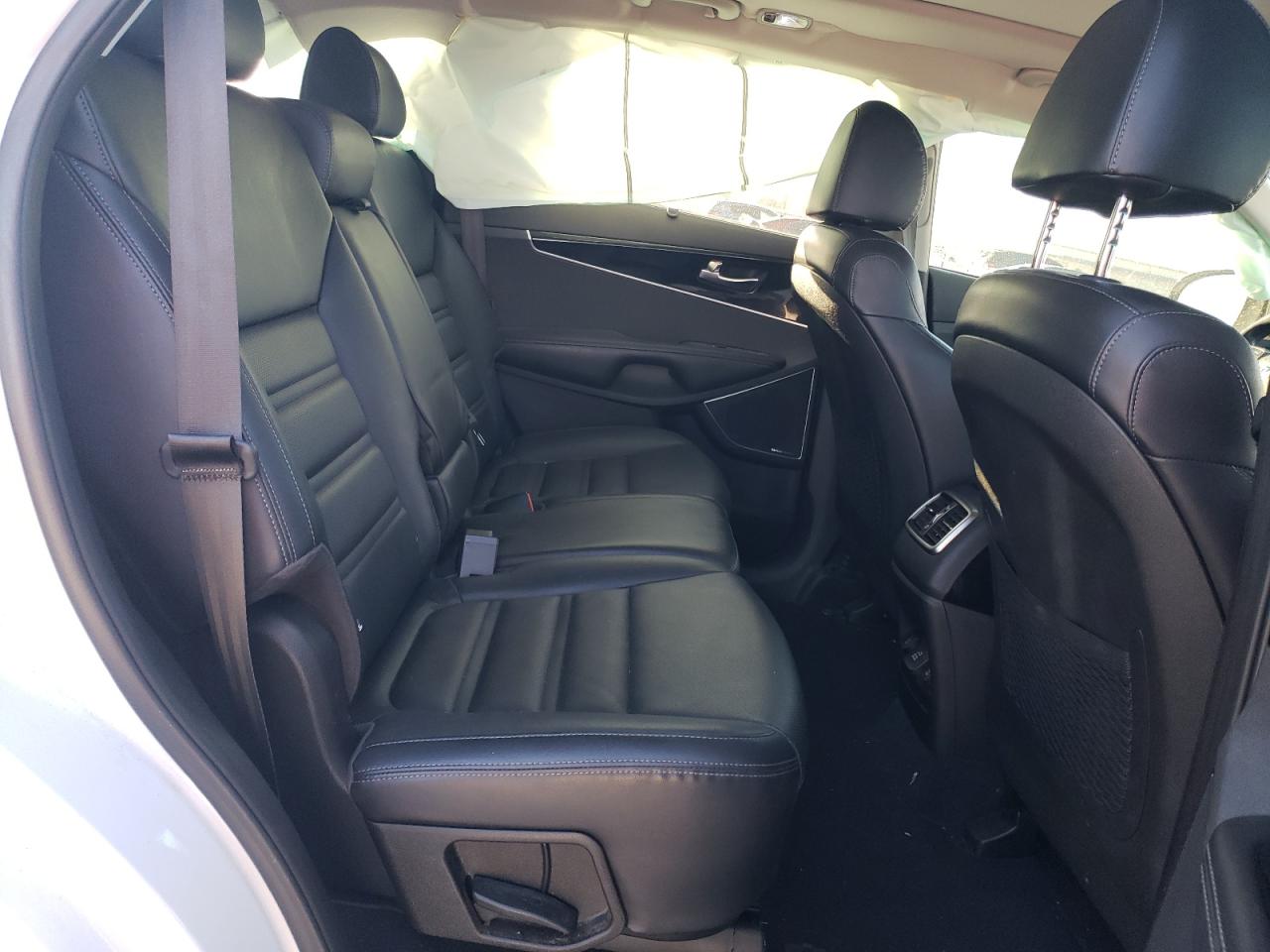 2019 Kia Sorento - Image 12