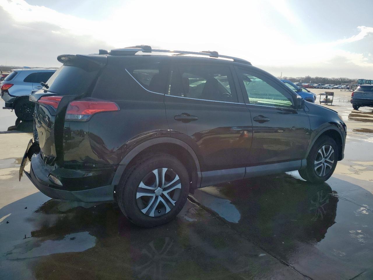 2017 Toyota RAV 4 - Image 3