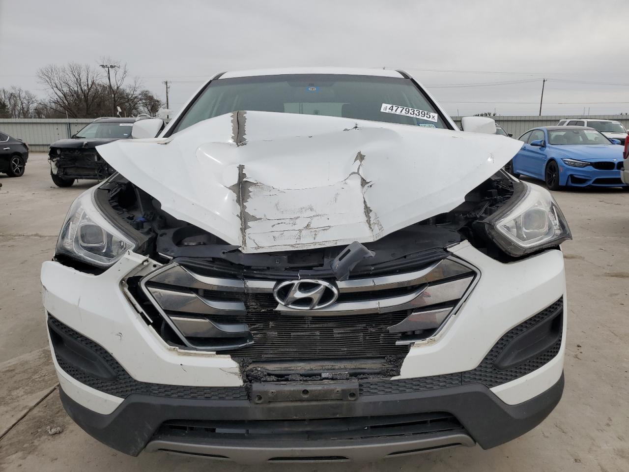 2016 Hyundai Santa Fe - Image 5