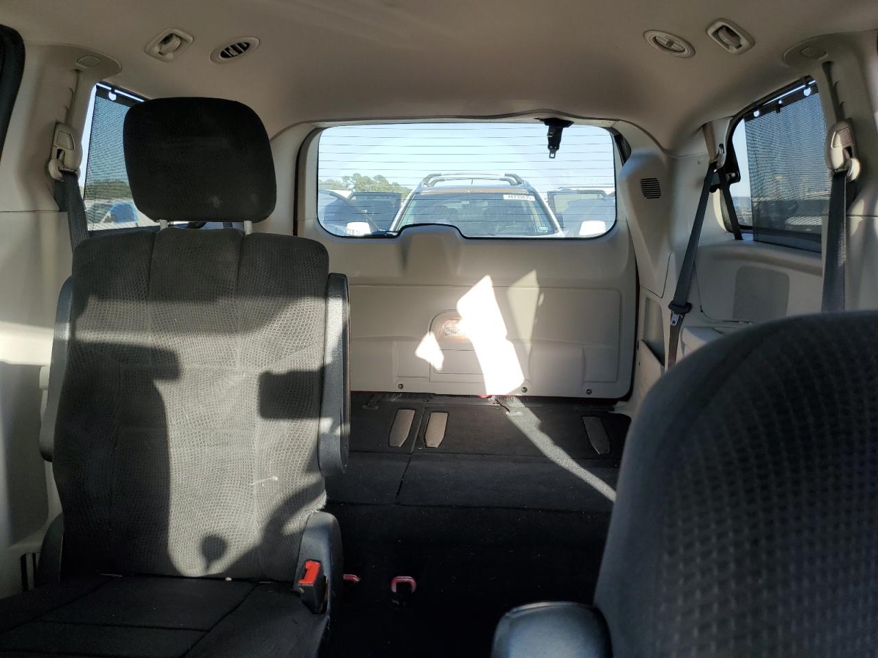 2013 Dodge Caravan - Image 10