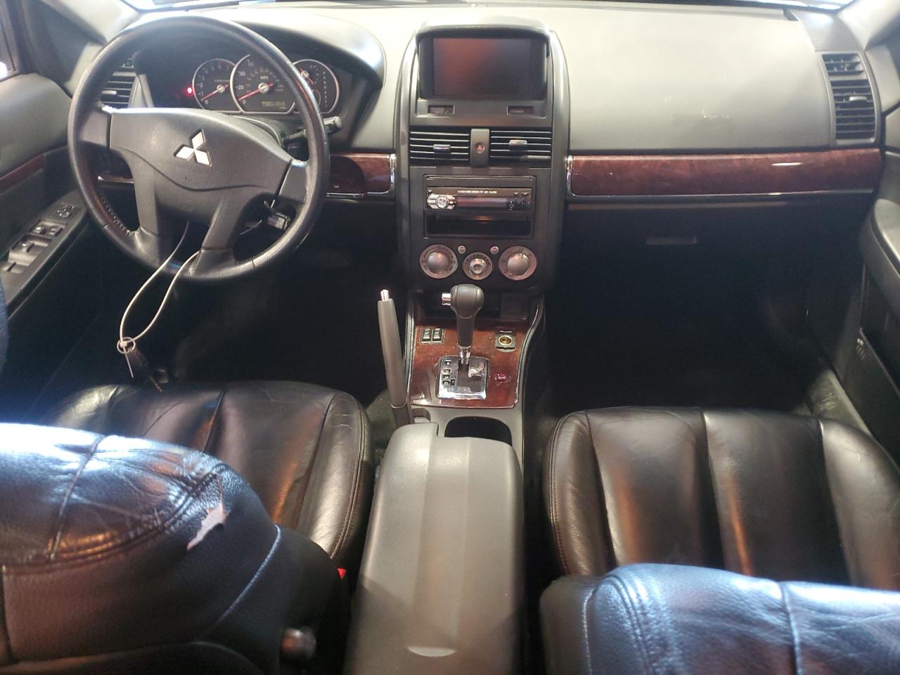 2011 Mitsubishi Galant - Image 8