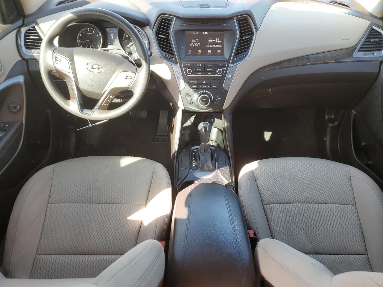 2017 Hyundai Santa Fe - Image 8