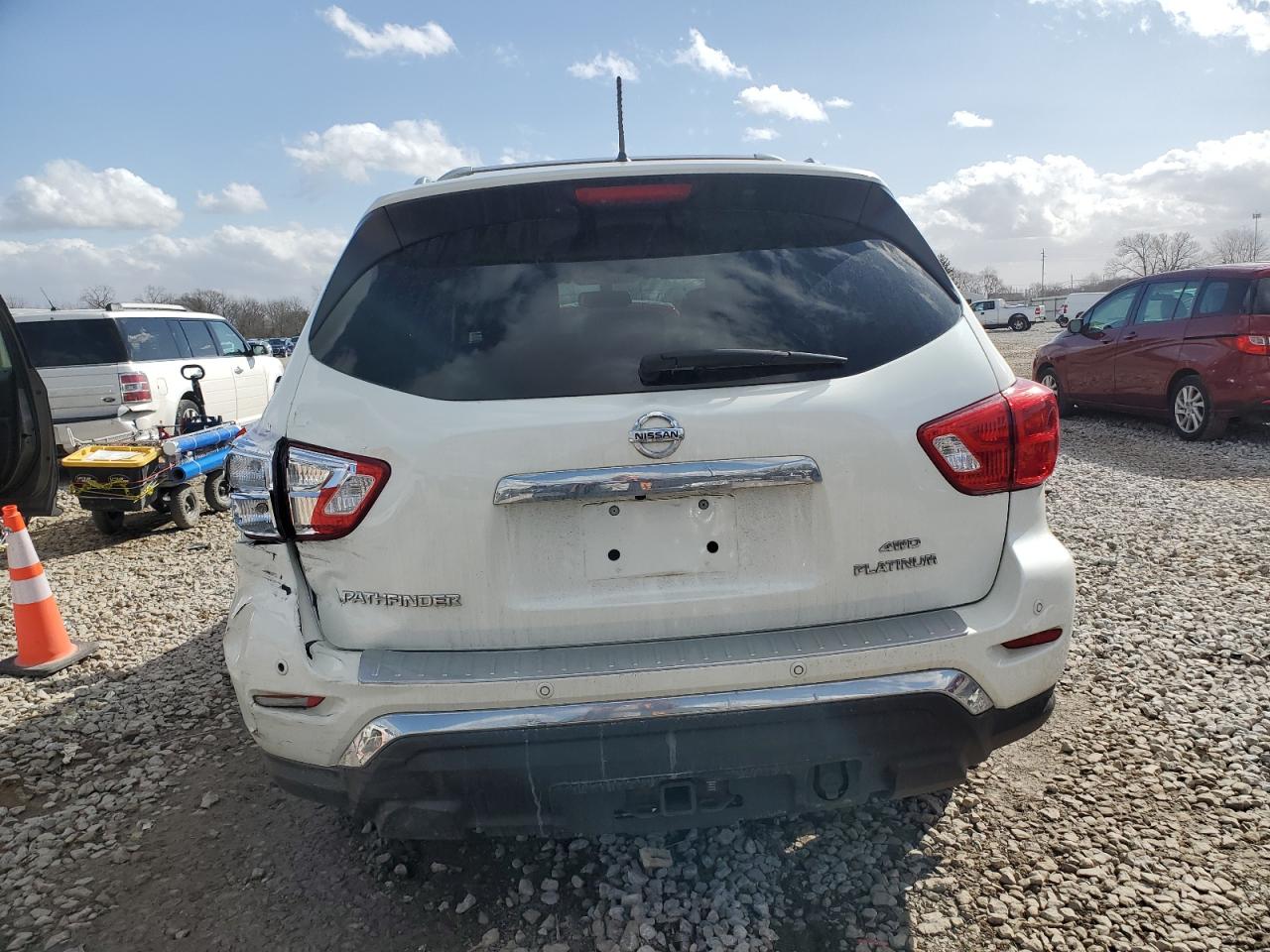 2018 Nissan Pathfinder - Image 6