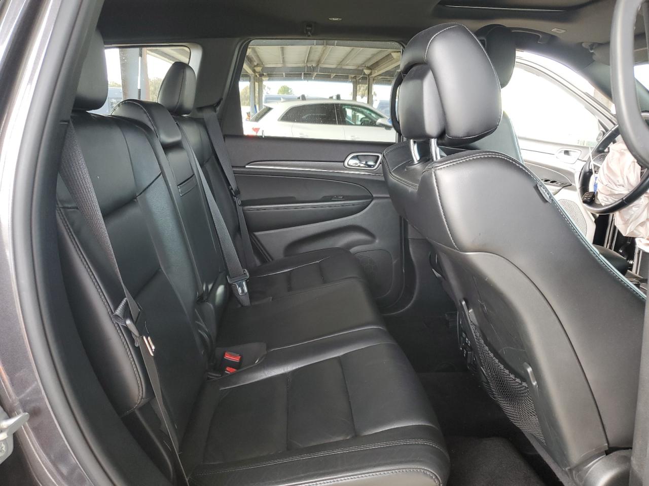 2018 Jeep Grand Cherokee - Image 10