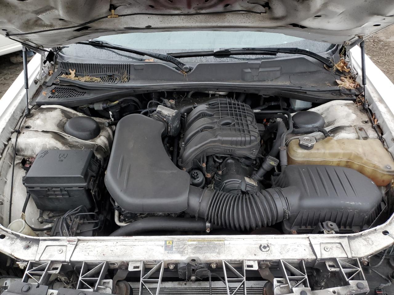 2014 Dodge Challenger - Image 11
