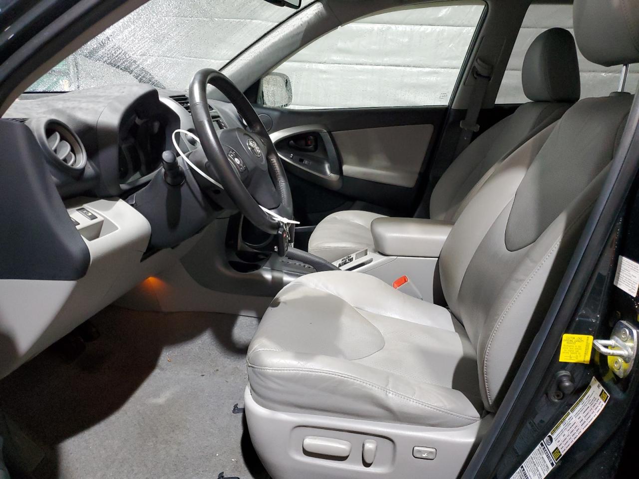 2011 Toyota RAV 4 - Image 7