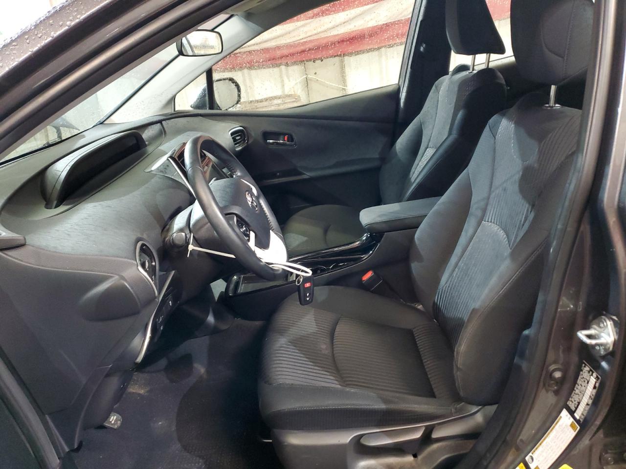 2017 Toyota Prius - Image 7