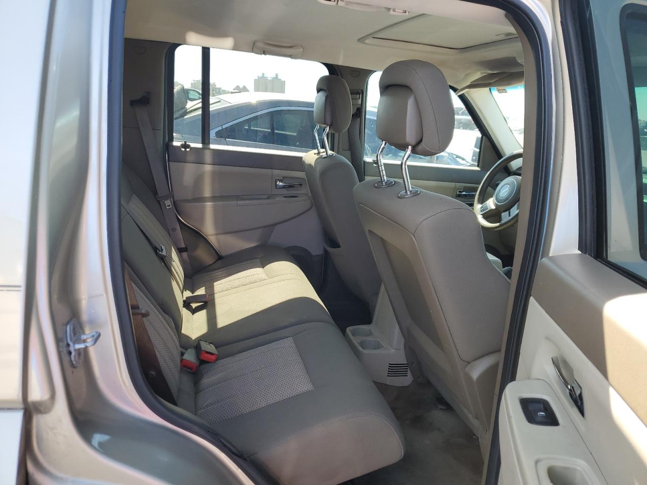 2011 Jeep Liberty (North America) - Image 11