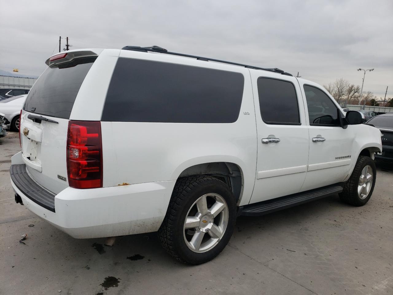 2007 Chevrolet Suburban - Image 3