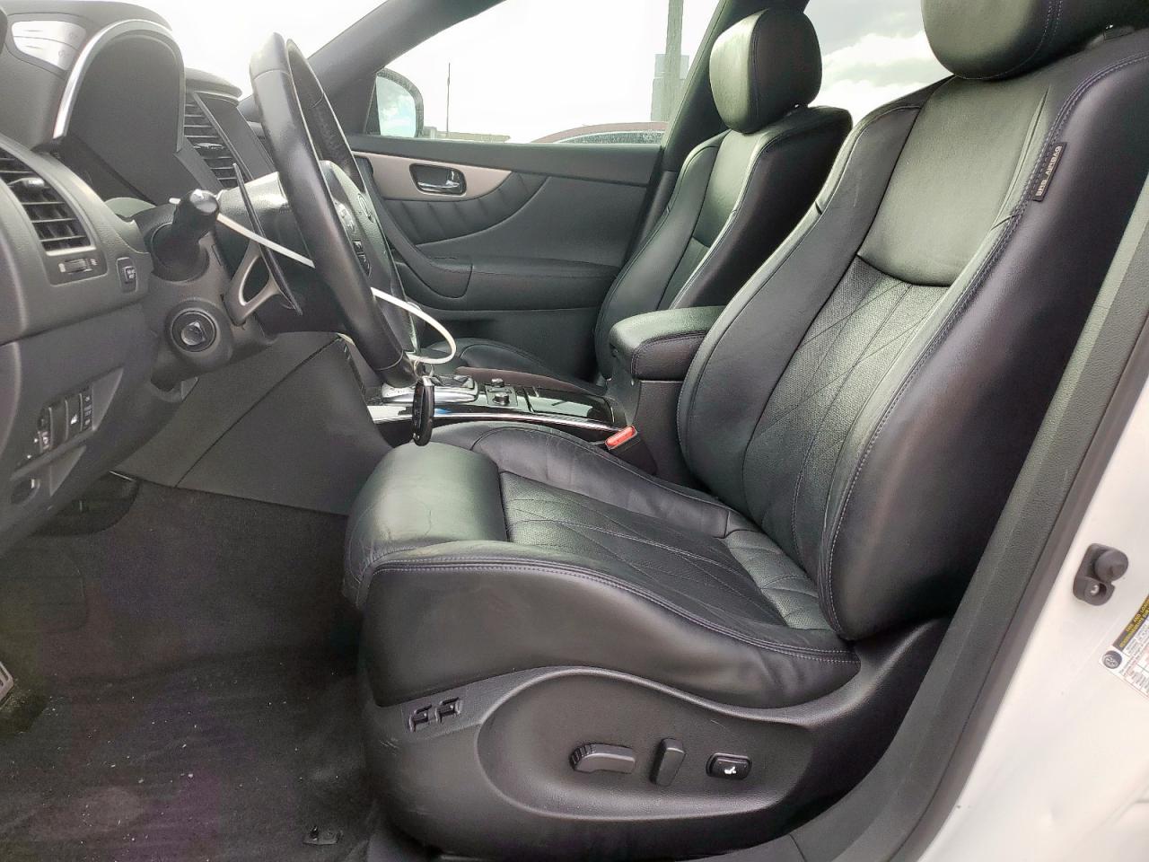 2017 Infiniti QX70 - Image 7