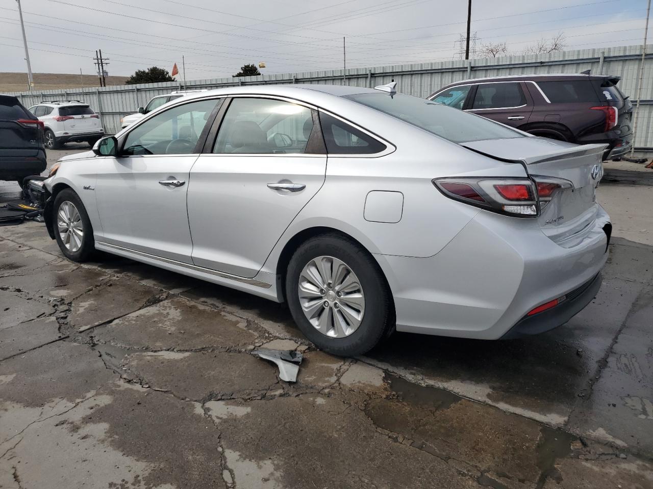 2016 Hyundai Sonata - Image 2