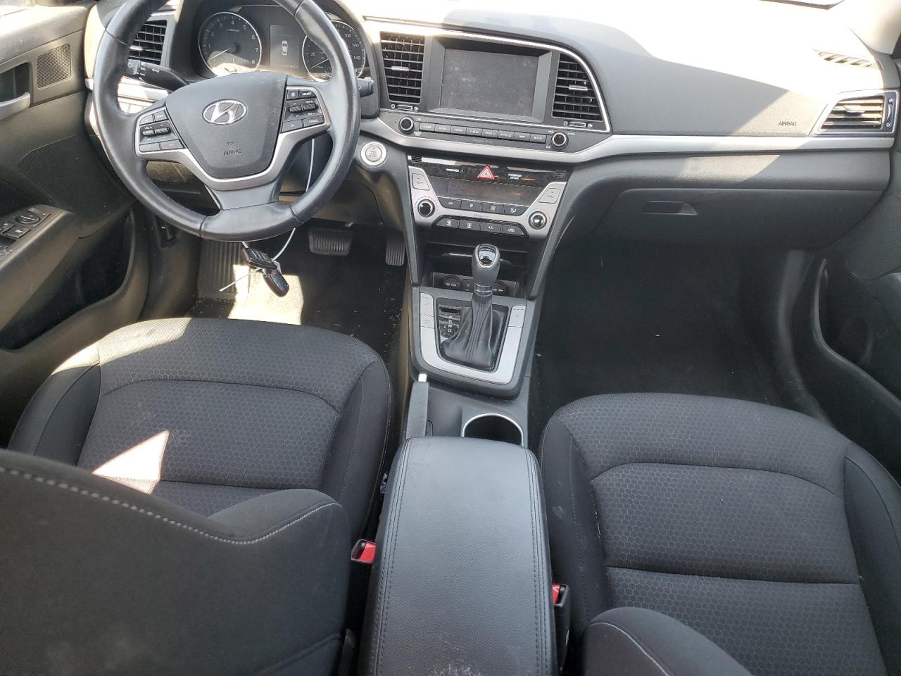 2017 Hyundai Elantra - Image 8