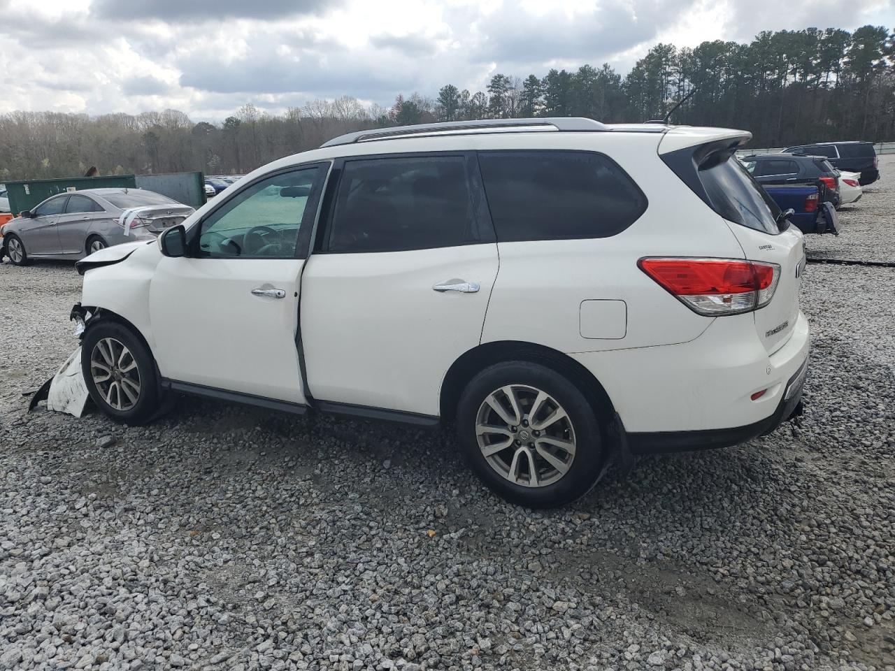 2013 Nissan Pathfinder - Image 2