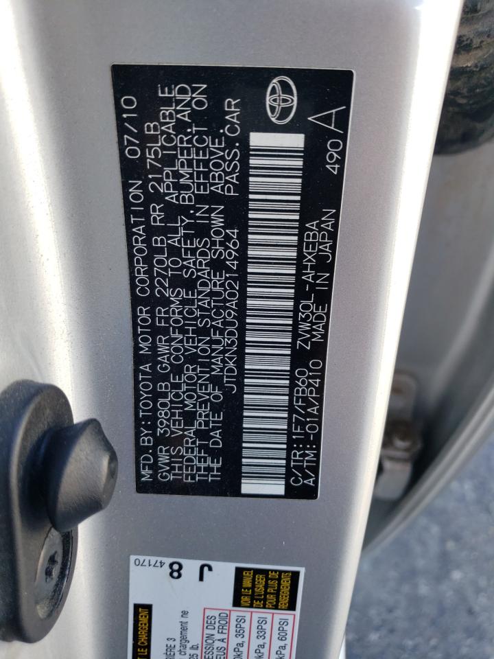 2010 Toyota Prius - Image 14