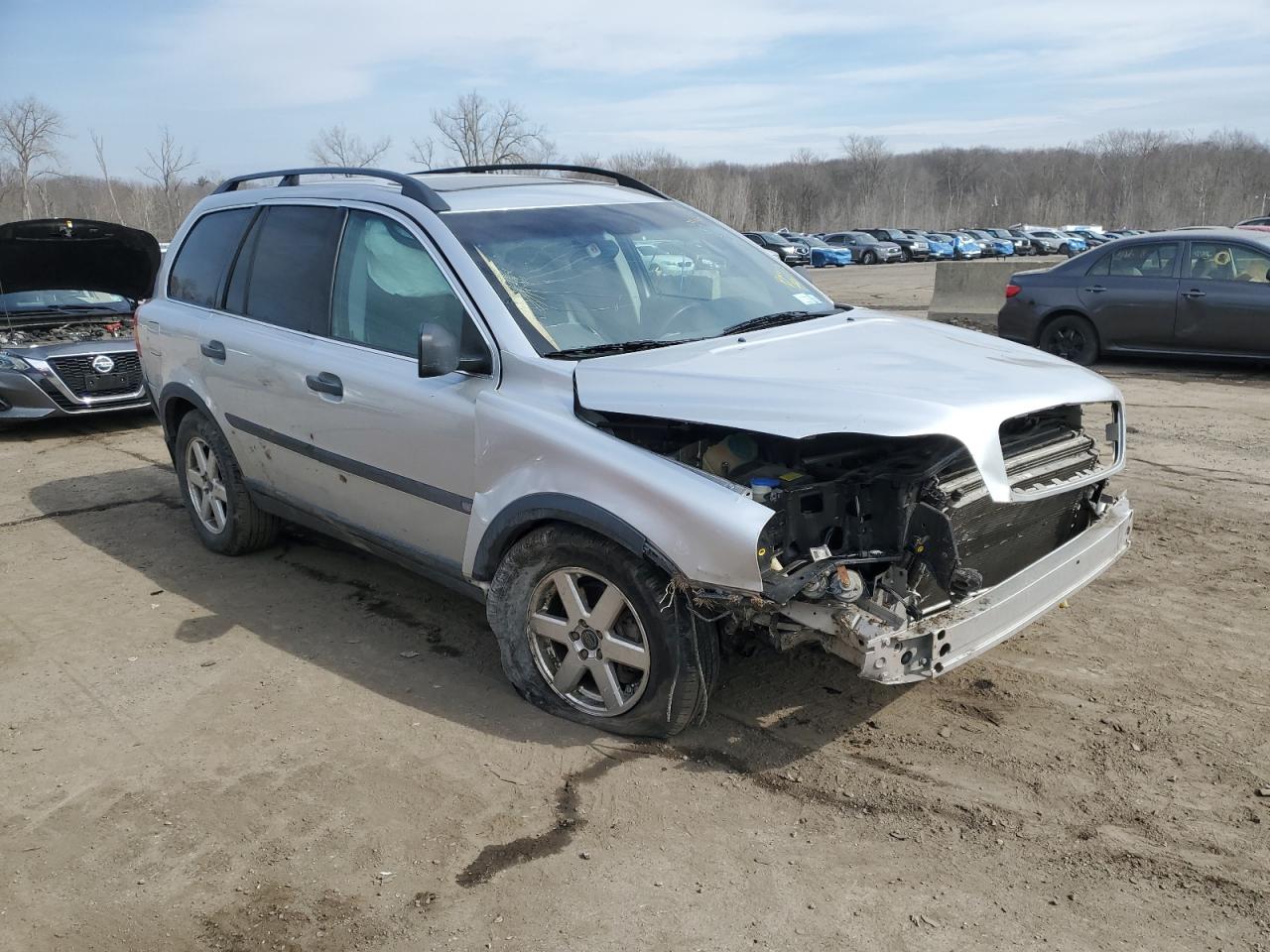 2004 Volvo XC90 - Image 4