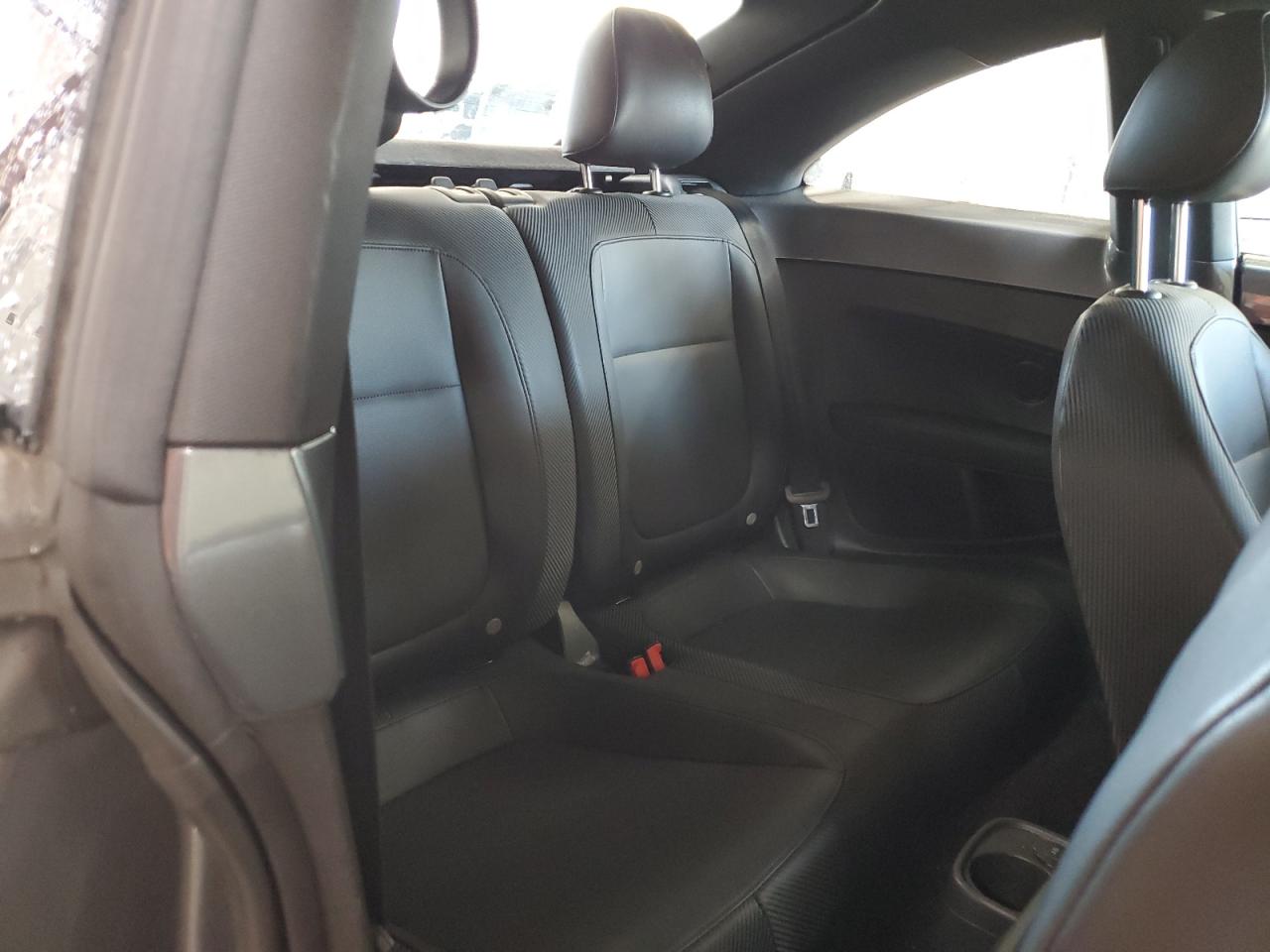 2013 Volkswagen Beetle - Image 10