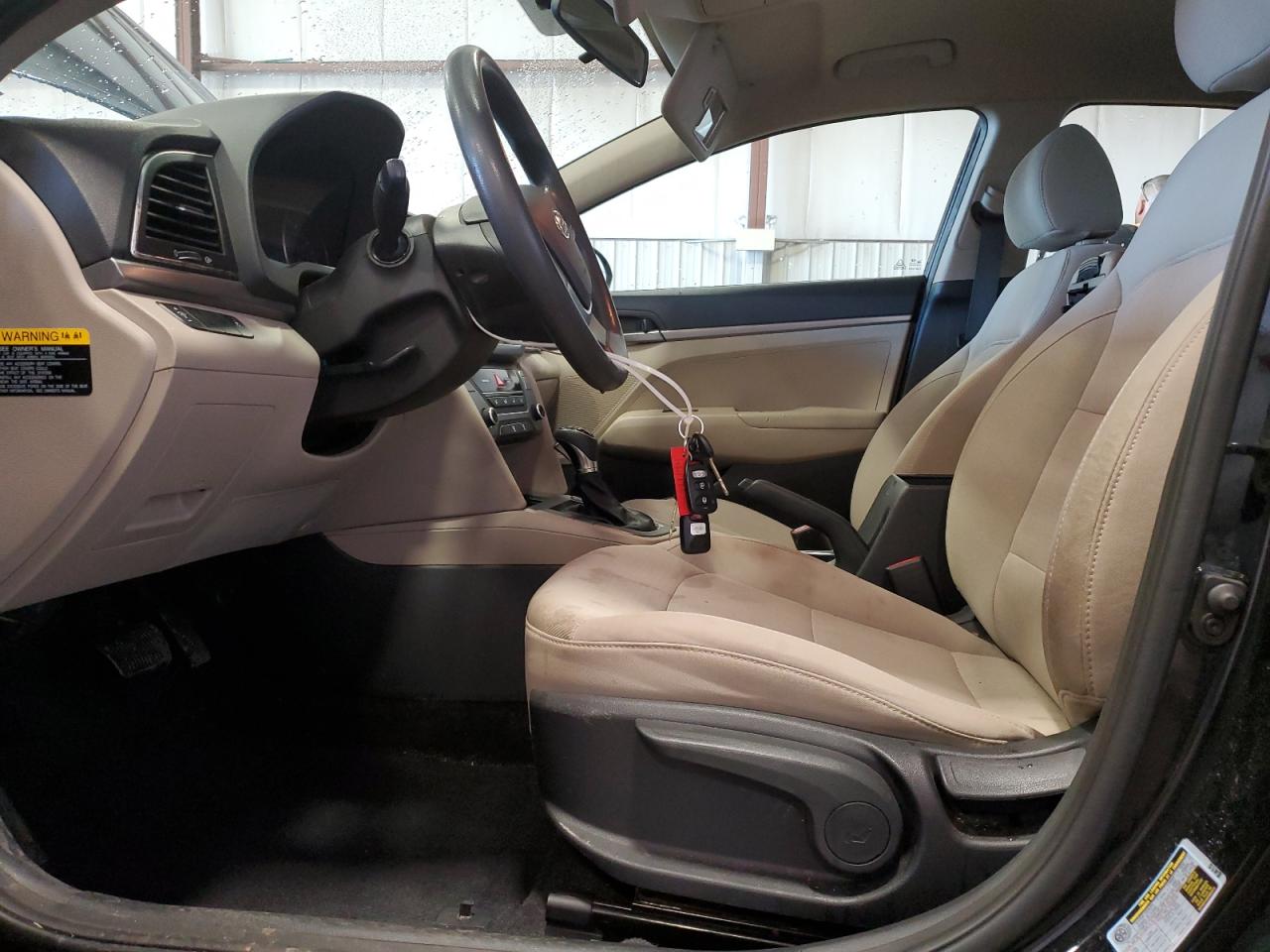 2017 Hyundai Elantra - Image 7