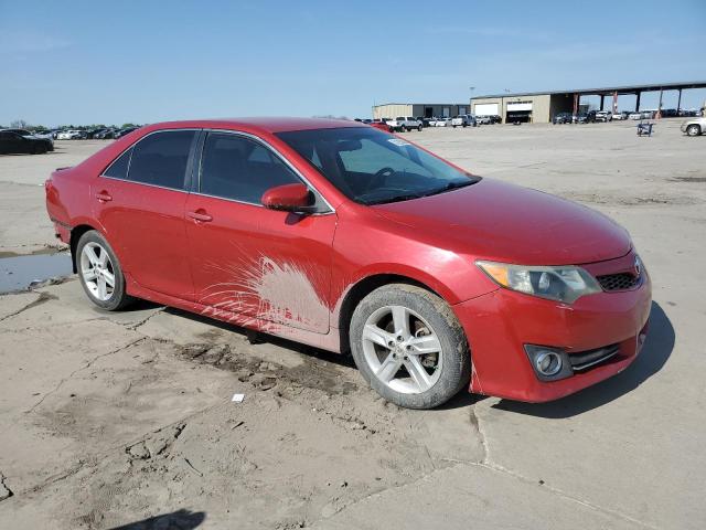  TOYOTA CAMRY 2014 Czerwony