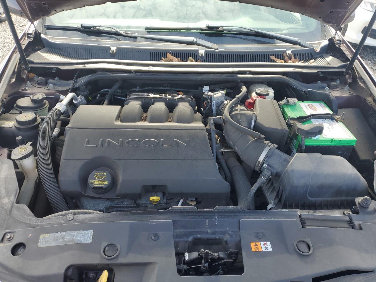 2011 Lincoln MKS - Image 11