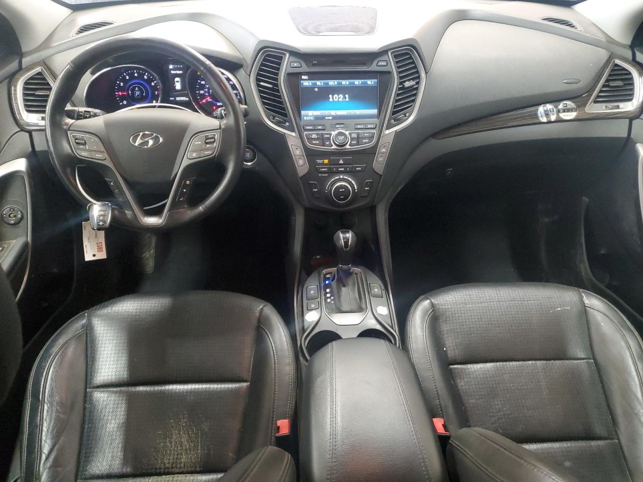 2015 Hyundai Santa Fe - Image 8
