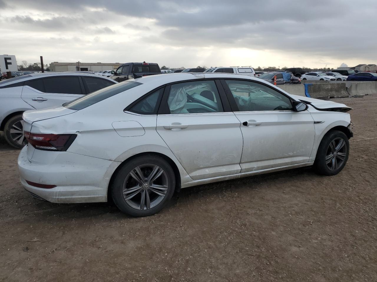 2020 Volkswagen Jetta - Image 3