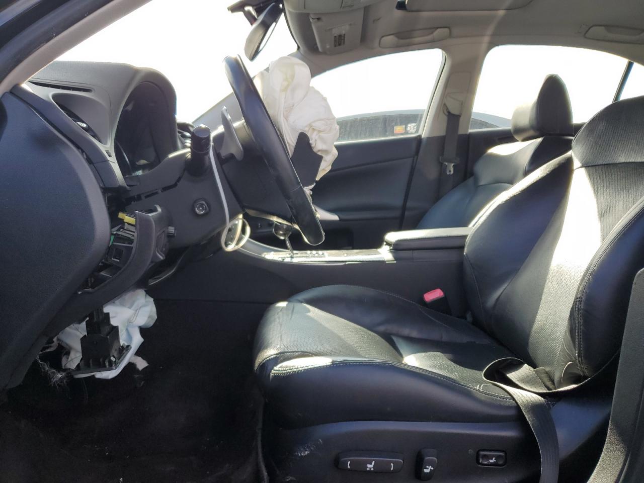 2011 Lexus IS - Image 7