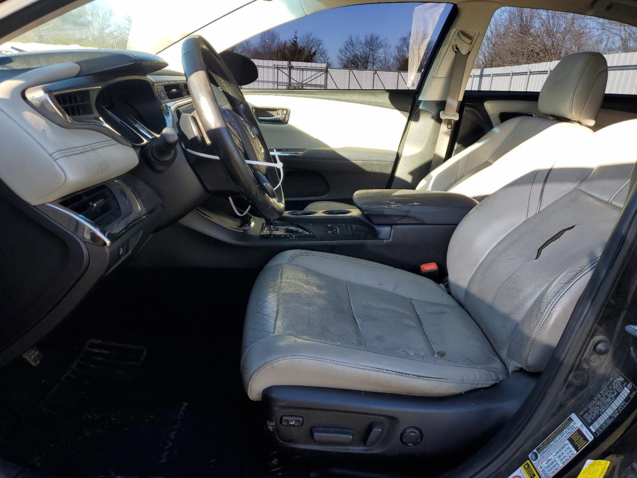 2014 Toyota Avalon - Image 7